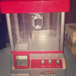 The Claw (used for candy or small toys)